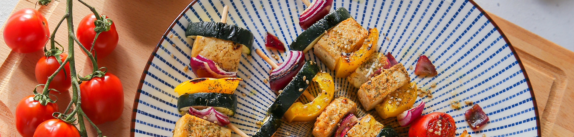 Gegrilltes Gemüse auf einem Spieß