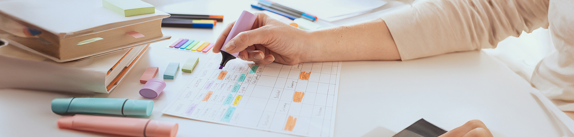 Textmarker highlightet einen Terminplaner